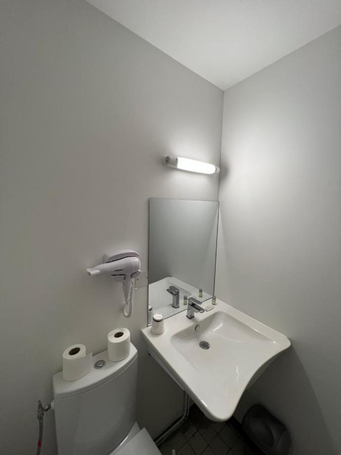 Hotel De La Paix Lyon Sud Givors Esterno foto